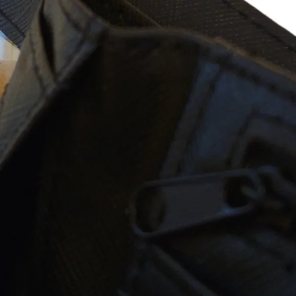 NWOT Stranger Things wallet w/characters - Picture 6 of 7